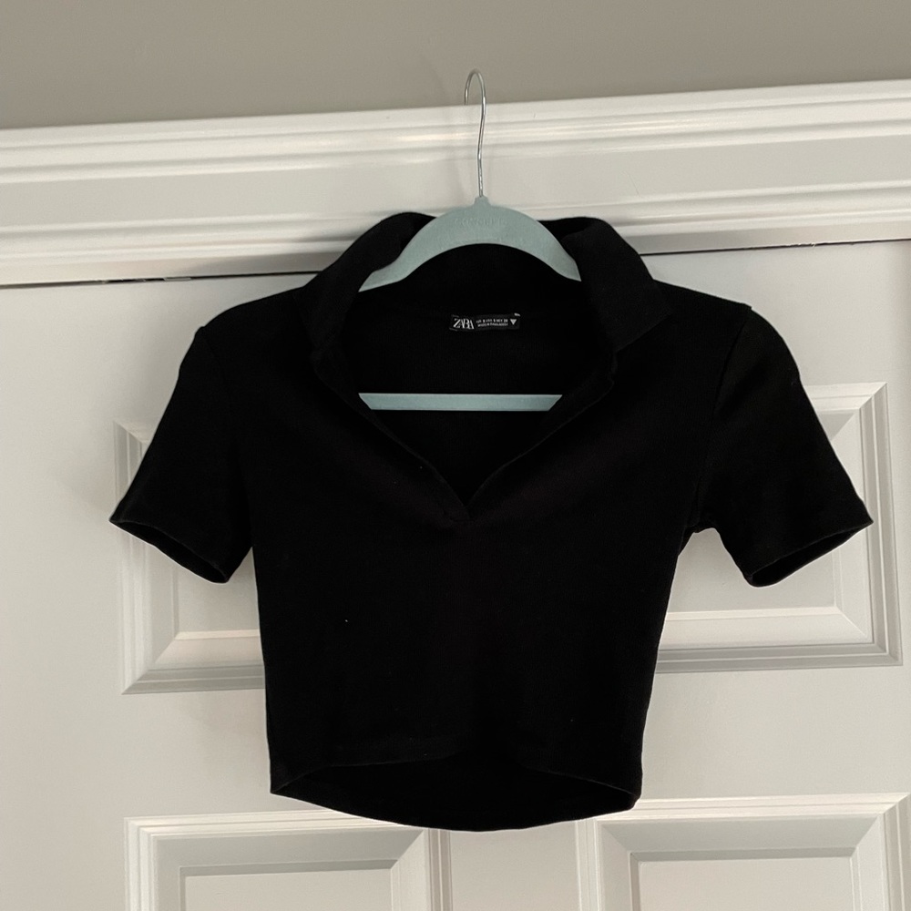 Zara short sleeve cropped collared r-shirt